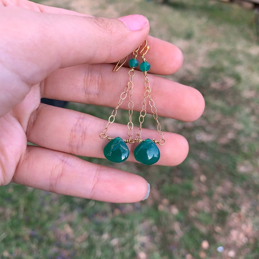 Onyx gemstone gold earrings - Picture 4 of 4